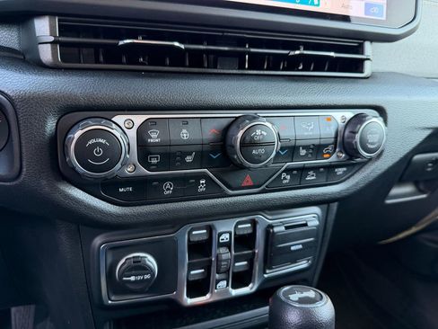 Used 2024 Jeep Wrangler Unlimited Sport AWD/4WD image 22