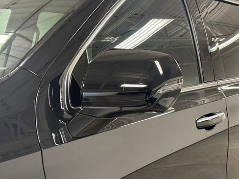 New 2025 Cadillac Escalade Luxury image 12