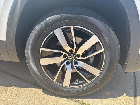 Used 2023 Volkswagen Atlas SE FWD image 16