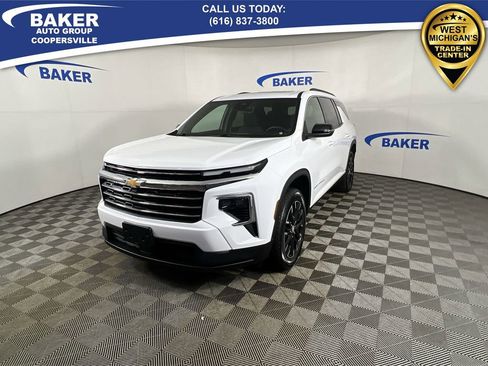 Certified 2025 Chevrolet Traverse LT w/ Sun and Wheel Package image 5