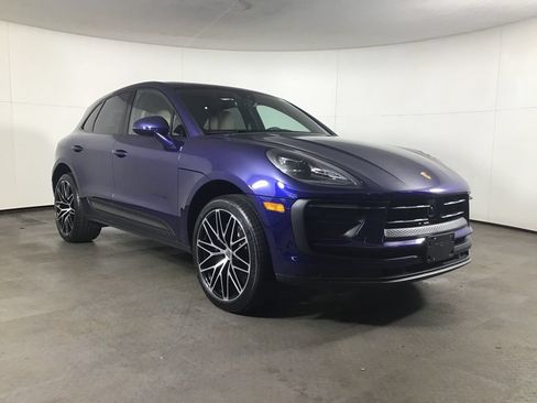 Certified 2026 Porsche Macan AWD/4WD image 9