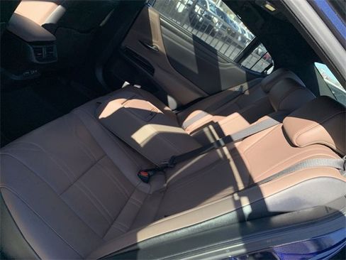 Used 2024 Lexus ES 350 Ultra Luxury image 10