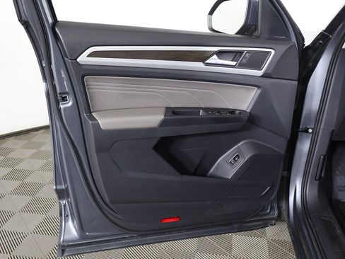 Used 2021 Volkswagen Atlas SE w/ Panoramic Sunroof Package image 25