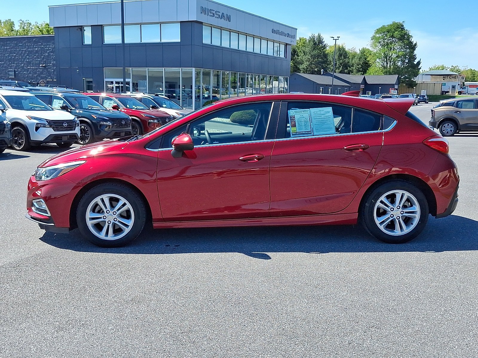 Used 2017 Chevrolet Cruze LT w/ Convenience Package FWD image 4