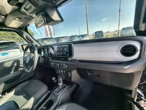 Used 2025 Jeep Wrangler Unlimited Sport AWD/4WD image 28