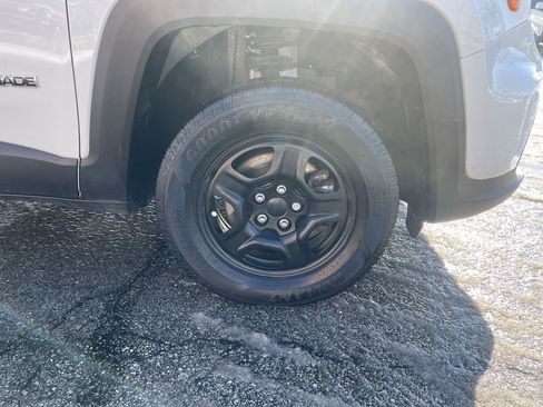 Used 2021 Jeep Renegade Sport image 11