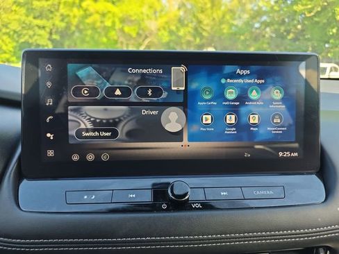 Used 2025 Nissan Rogue SL FWD image 29