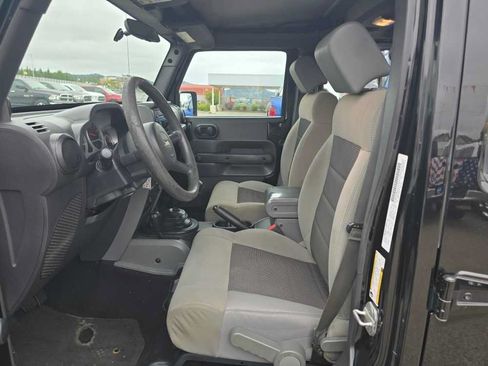 Used 2010 Jeep Wrangler Unlimited Sport w/ Trailer Tow Group AWD/4WD image 10