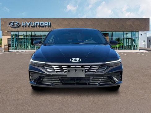New 2025 Hyundai Elantra SEL image 12