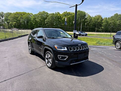 Used 2018 Jeep Compass Limited w/ Navigation Group AWD/4WD image 3