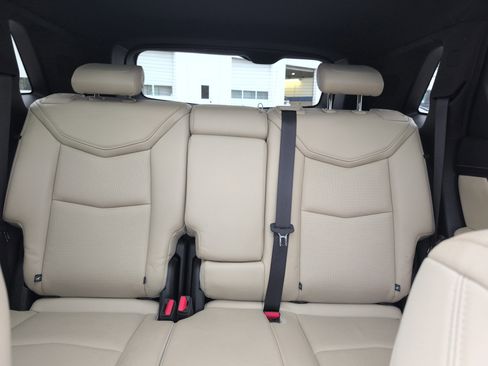 Used 2018 Cadillac XT5 Luxury w/ Driver Awareness Package image 29