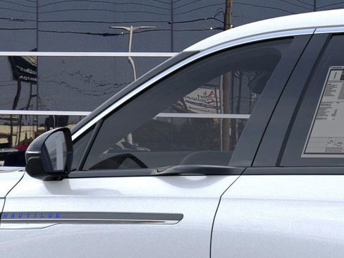New 2026 Lincoln Nautilus Premier image 20