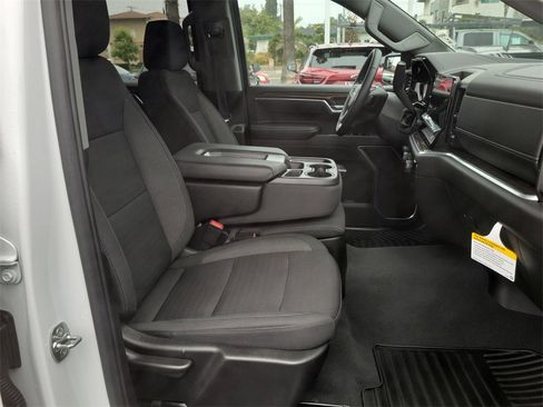 Used 2025 Chevrolet Silverado 1500 LT image 18