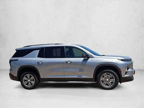 Used 2024 Chevrolet Traverse LT AWD/4WD image 10