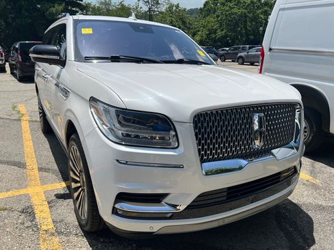 Used 2019 Lincoln Navigator Reserve AWD/4WD image 3