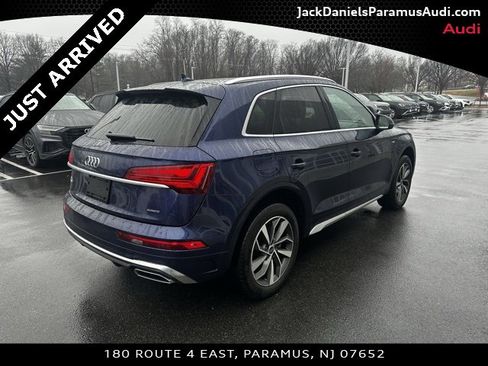 Used 2023 Audi Q5 2.0T Premium w/ Convenience Package image 4