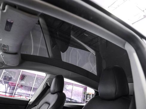 Used 2021 Tesla Model Y Long Range AWD/4WD image 6