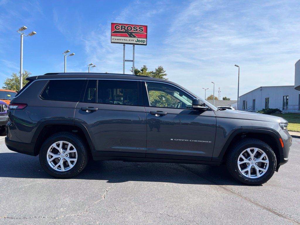 Used 2022 Jeep Grand Cherokee L Limited AWD/4WD image 41