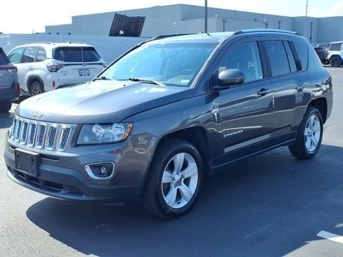 Used 2015 Jeep Compass High Altitude FWD image 2