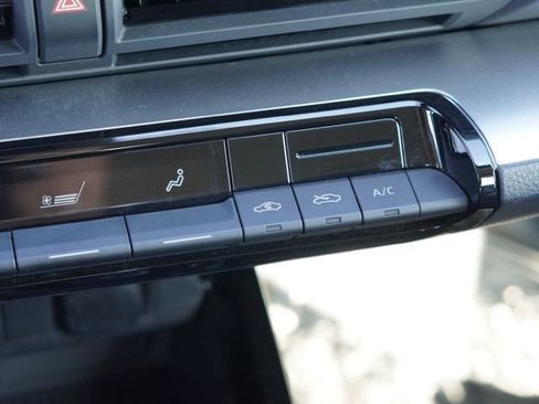 Used 2024 Toyota Prius LE image 21