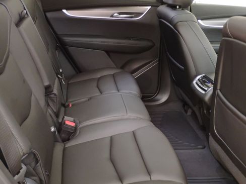 New 2025 Cadillac XT6 Luxury image 25