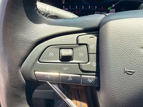 Used 2024 Cadillac Escalade Premium Luxury AWD/4WD image 39