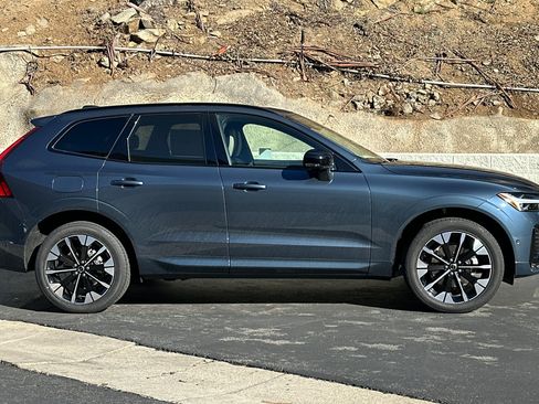 New 2026 Volvo XC60 B5 Plus w/ Climate Package image 4