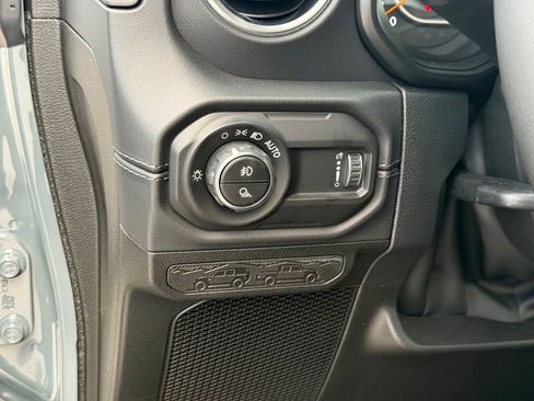 New 2026 Jeep Gladiator Sport AWD/4WD image 15