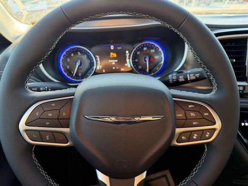 New 2026 Chrysler Pacifica Select FWD image 21