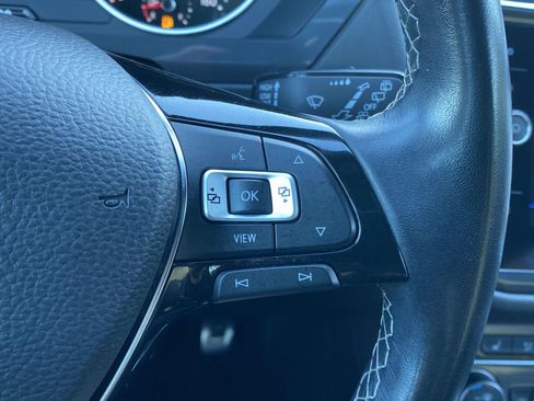 Used 2021 Volkswagen Tiguan SE R-Line image 22