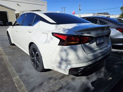 Used 2024 Nissan Altima 2.5 SR w/ SR Premium Package image 8