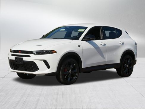 Used 2024 Dodge Hornet GT AWD/4WD image 3