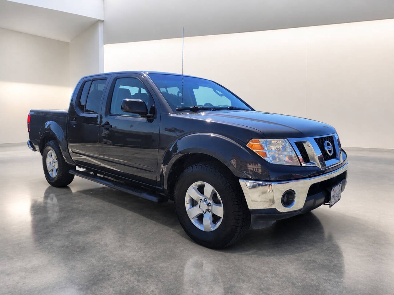 Used 2011 Nissan Frontier SV RWD image 8