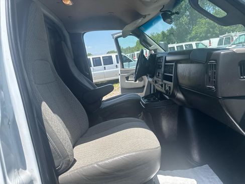 Used 2023 Chevrolet Express 3500 w/ Power Convenience Package RWD image 28