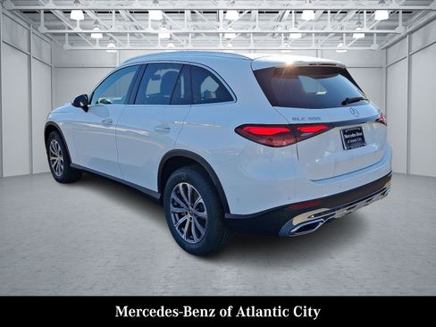 New 2026 Mercedes-Benz GLC 300 4MATIC image 3