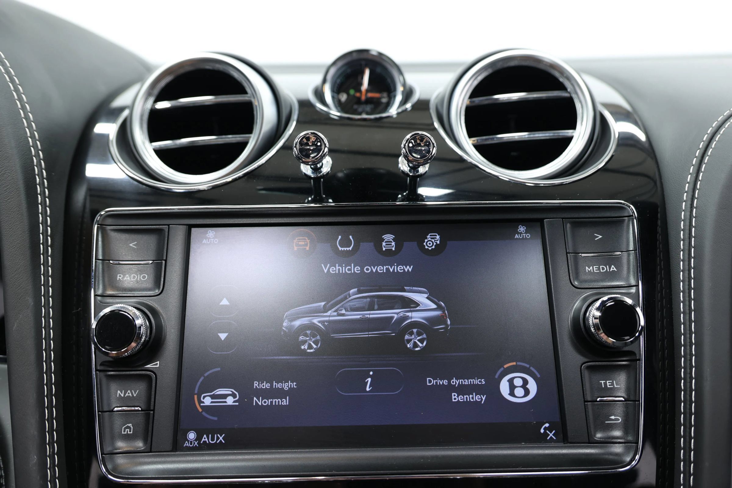Used 2018 Bentley Bentayga Onyx Edition AWD/4WD image 41