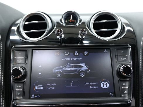Used 2018 Bentley Bentayga Onyx Edition AWD/4WD image 41