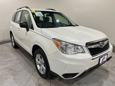 Used 2016 Subaru Forester 2.5i w/ Alloy Wheel Package AWD/4WD image 2