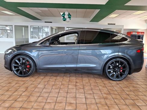 Used 2016 Tesla Model X P90D image 8