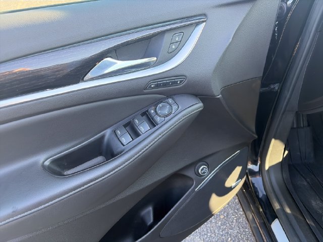 Used 2019 Buick Enclave Avenir w/ Avenir Technology Package AWD/4WD image 17