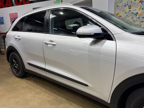 Used 2019 Kia Niro EX Premium w/ Sunroof Package FWD image 61