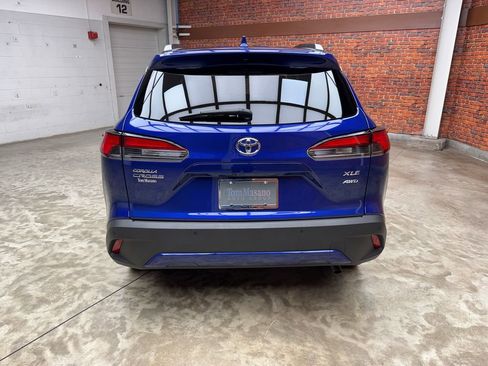 Used 2023 Toyota Corolla Cross XLE w/ Convenience Package AWD/4WD image 4