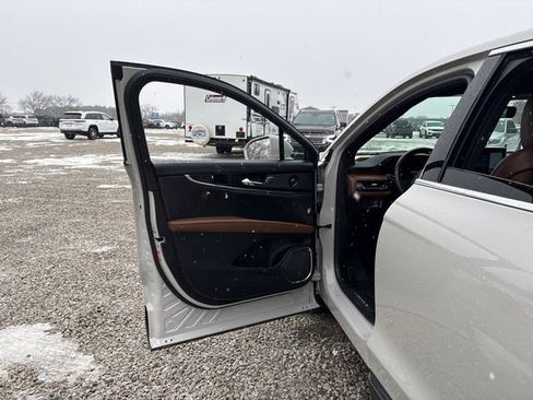 Used 2022 Lincoln Nautilus Reserve w/ Equipment Group 201A image 22