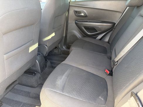 Certified 2022 Chevrolet Trax LS AWD/4WD image 18