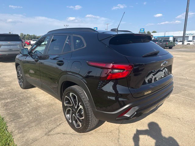 Used 2024 Chevrolet Trax RS w/ Sunroof Package FWD image 11