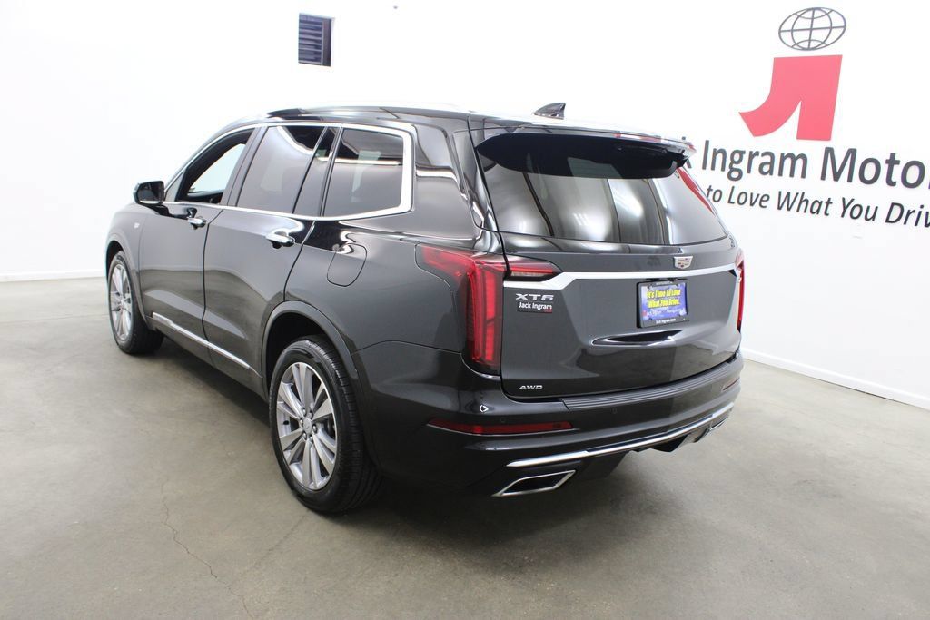 Used 2023 Cadillac XT6 Premium Luxury AWD/4WD image 3