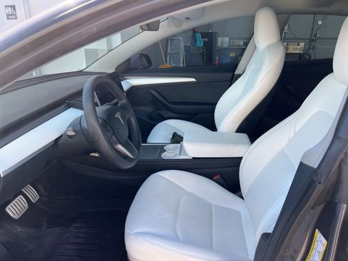 Used 2023 Tesla Model 3 Performance image 24