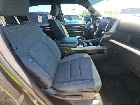 Used 2022 RAM 1500 Big Horn AWD/4WD image 4