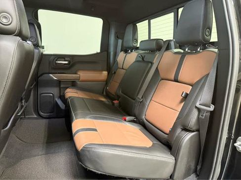 Used 2020 Chevrolet Silverado 1500 High Country w/ Technology Package AWD/4WD image 14