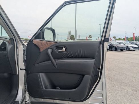 Used 2024 Nissan Armada SL w/ Captain's Chairs Package RWD image 33